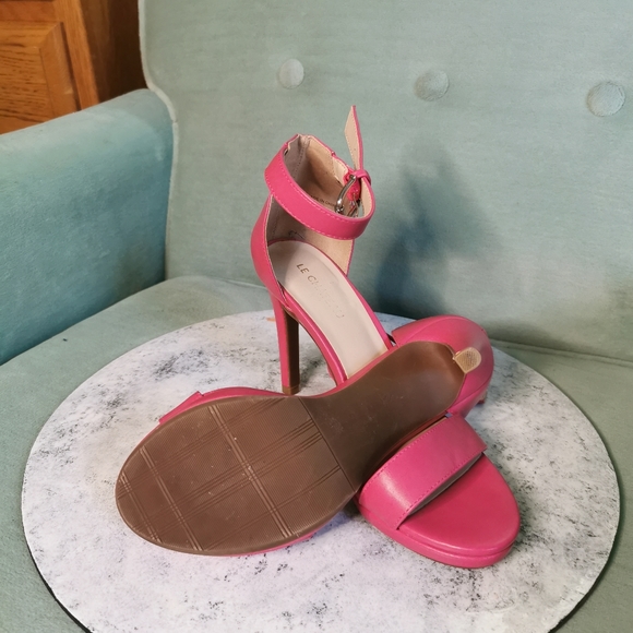 Pink heels - Picture 3 of 3